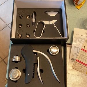 13 piece wine and champagne accessories